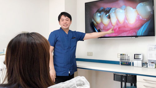 患者様が歯科医師と同じ目線で歯を確認できる